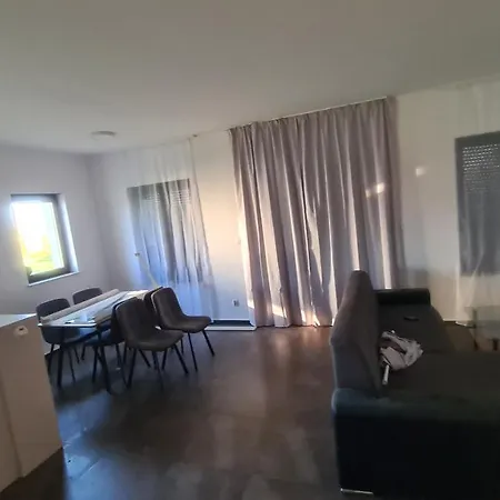 Dom Pod Wroclawiem16 アパート